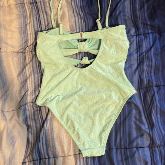 Woman's Full body swim suit Size s/xs - Picture 2 of 2